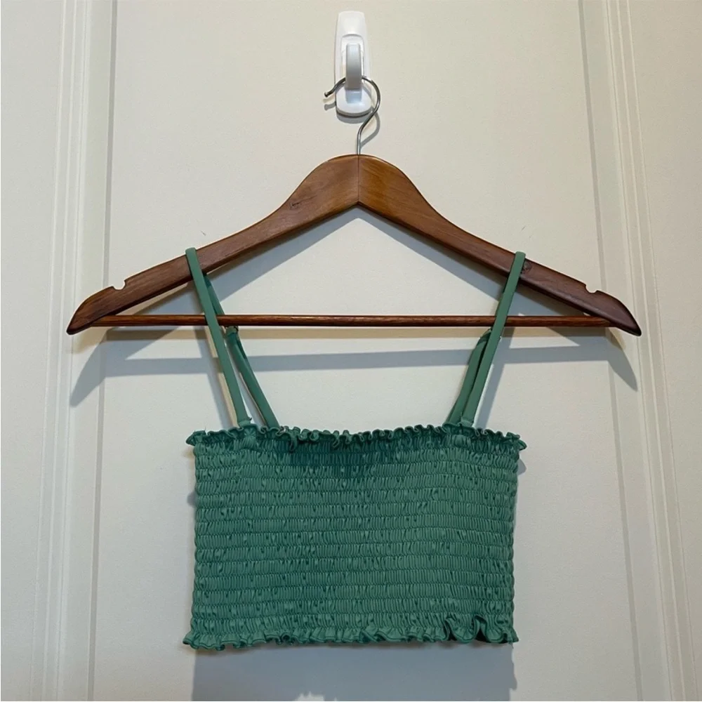 Reformation Cropped Top Stretchy Smocked Small Adjustable Spaghetti Strap Summer - Picture 2 of 8